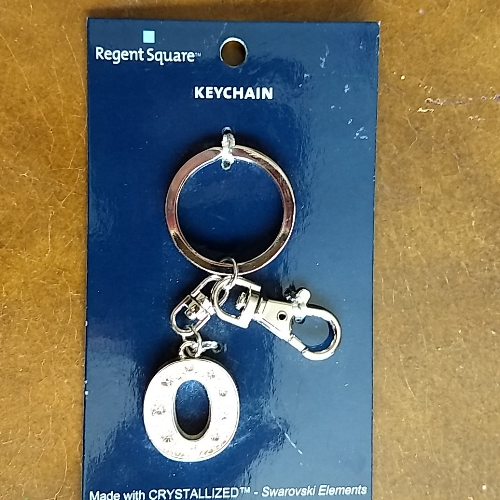 "O" Initial Keychain - Picture 2 of 3